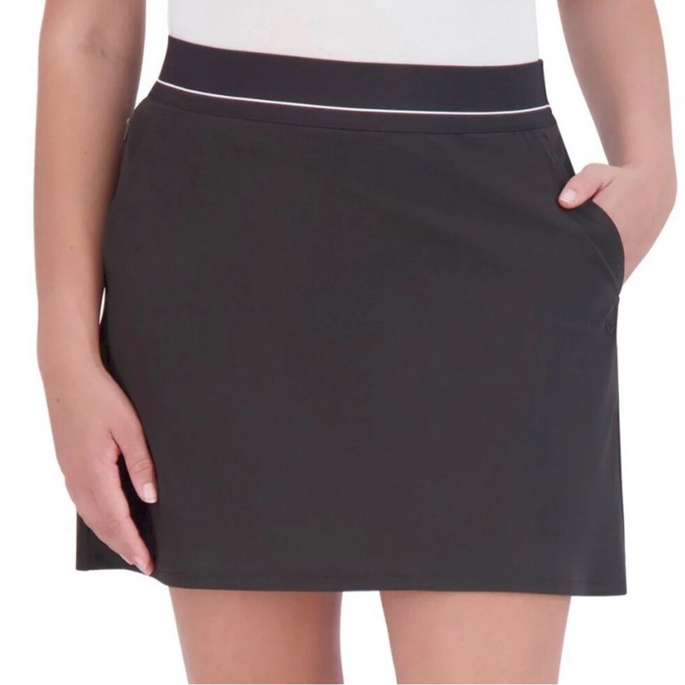 NWOT Soybu Black Skort Skirt with White Accent